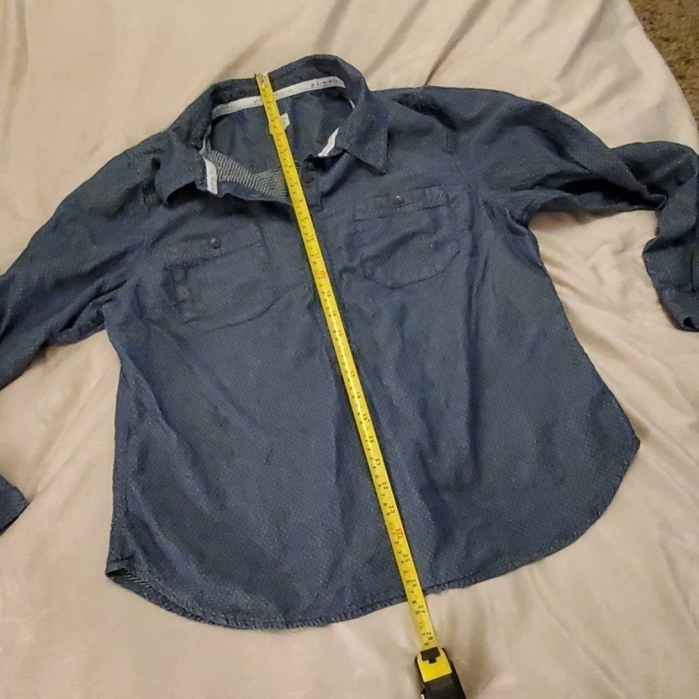 Tom's 1/2 button down top - Picture 7 of 7